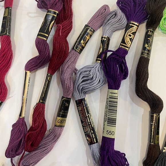 Embroidery Threads - cotton/metallic/silk/wool - Picture 3 of 9